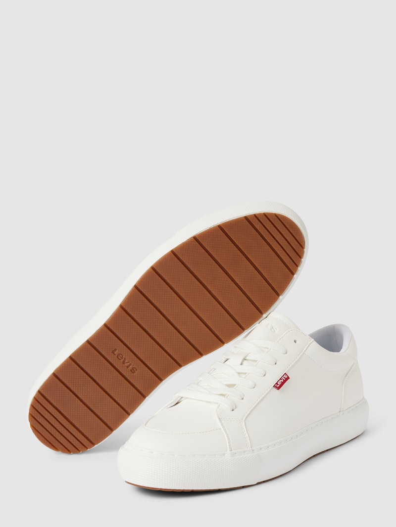 Sneaker mit Label-Detail in weiß