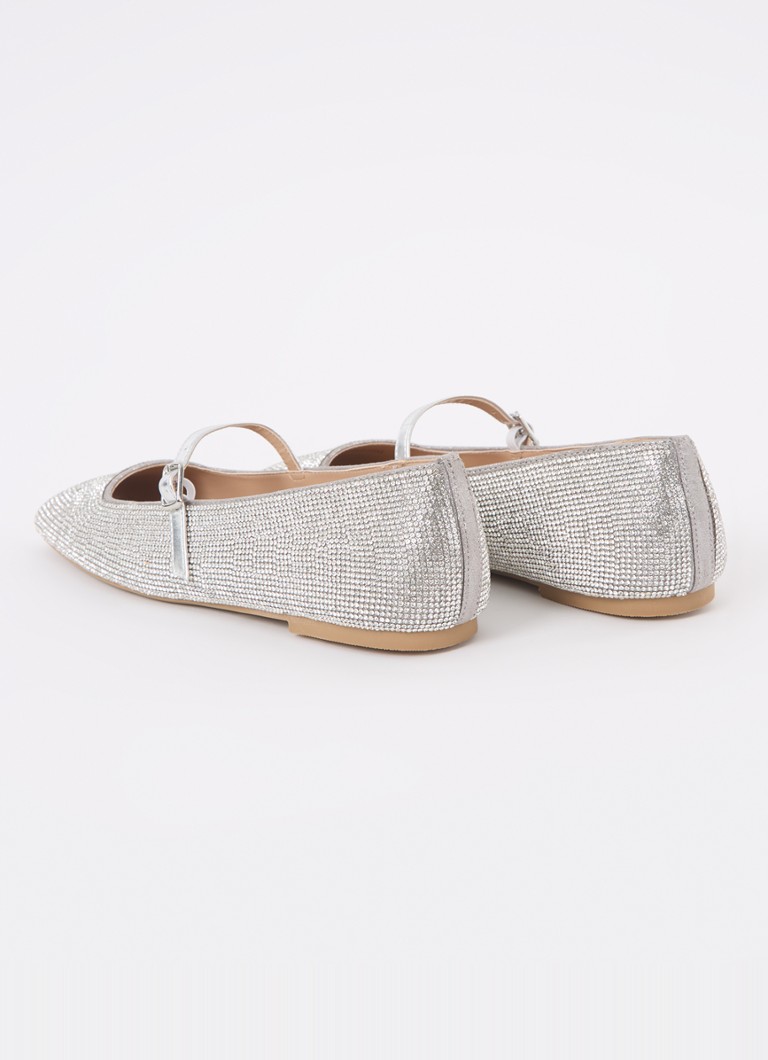 Balerina Steve Madden Ezri-R decorată cu pietre.