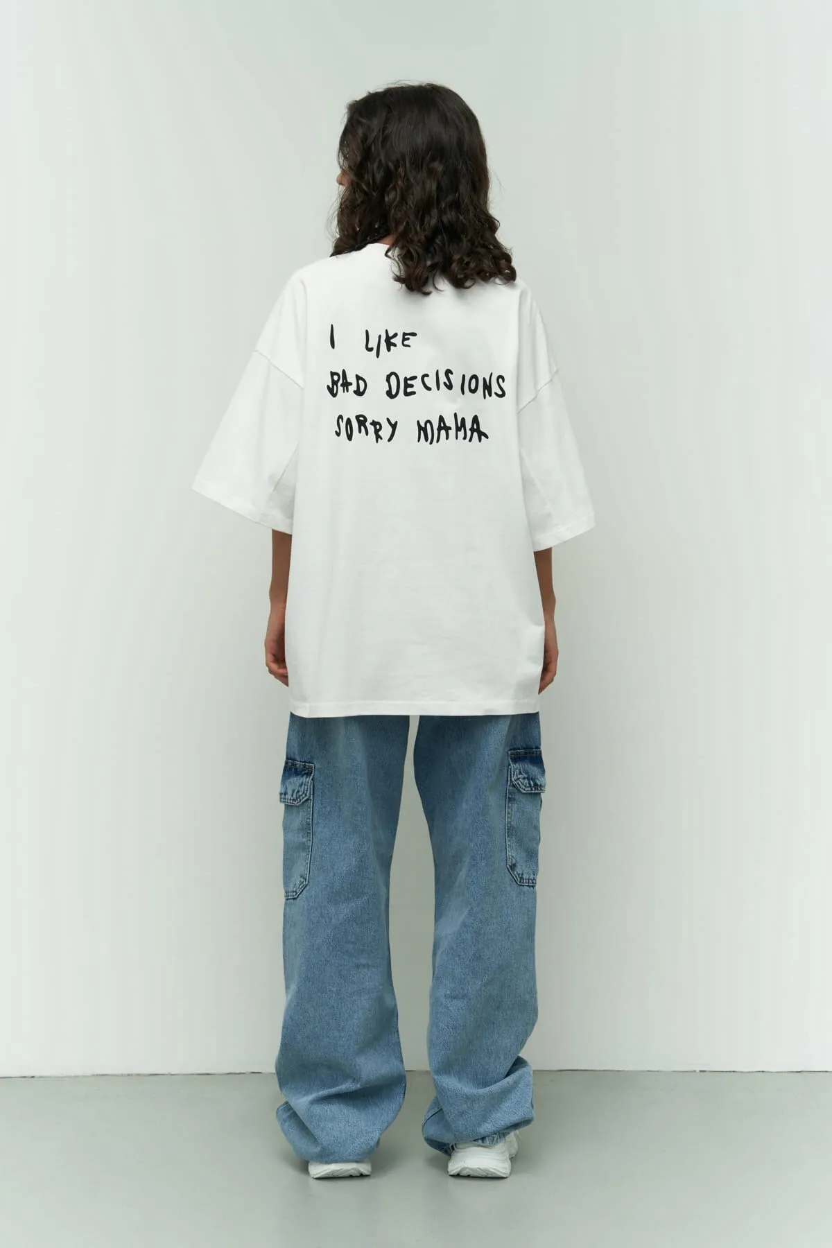 MAİ COLLECTİON  Weißes Oversize-T-Shirt „I Like Mama“