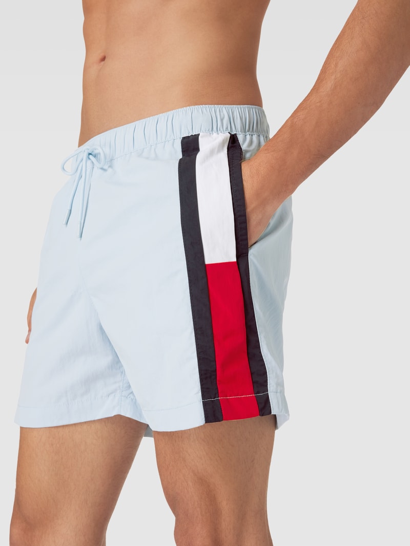 Badehose mit Kontraststreifen in bleu
