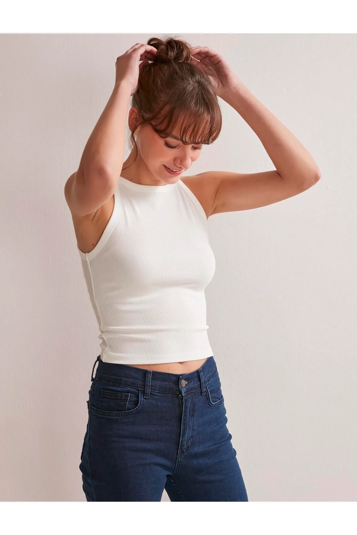 Jimmy Key  Weißes, ärmelloses Neckholder-Unterhemd aus Strick für Damen in Slim Fit