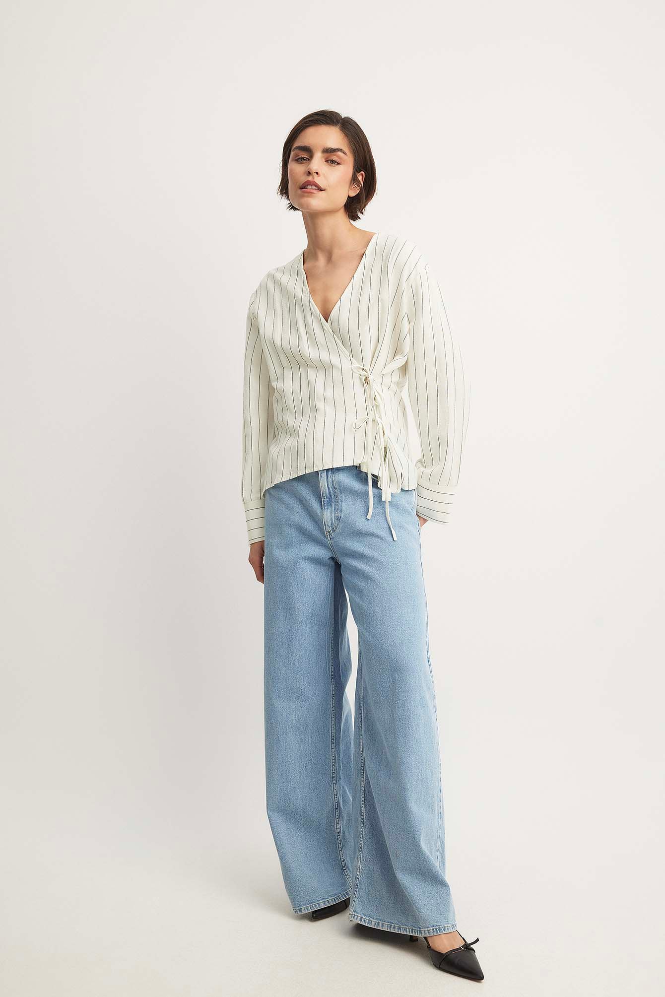 Gestreifte Bluse mit asymmetrischem Binde-Detail