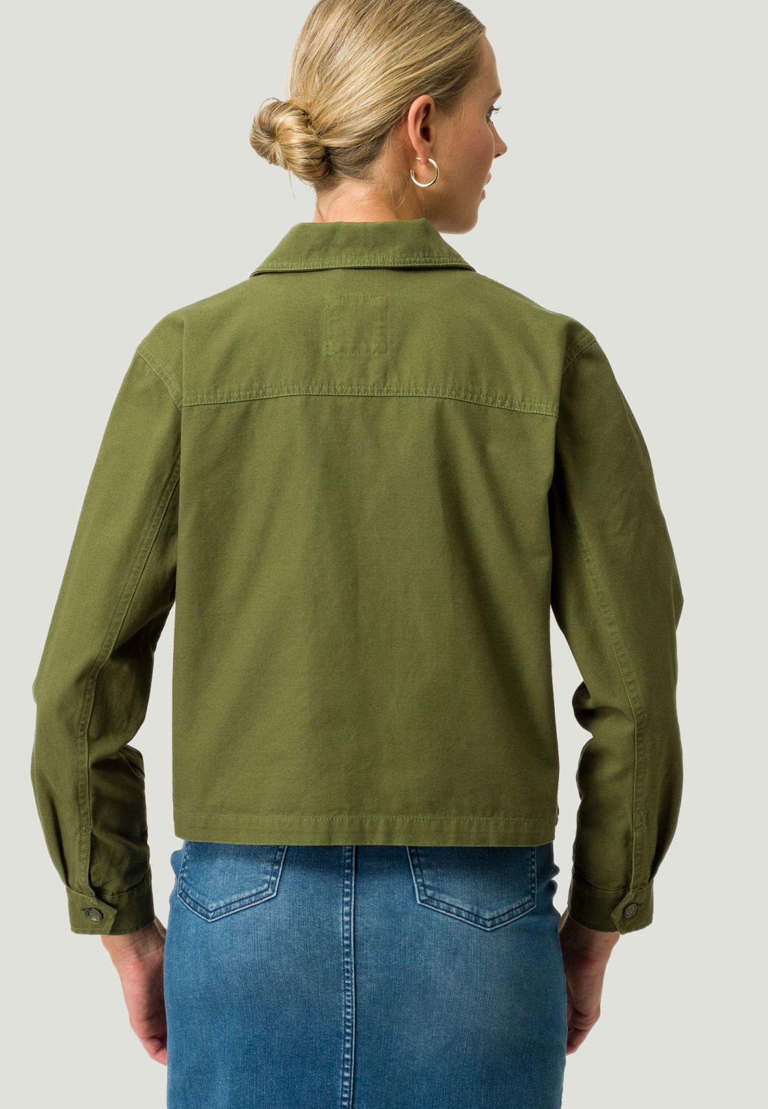 Jacke mit Strasssteinen