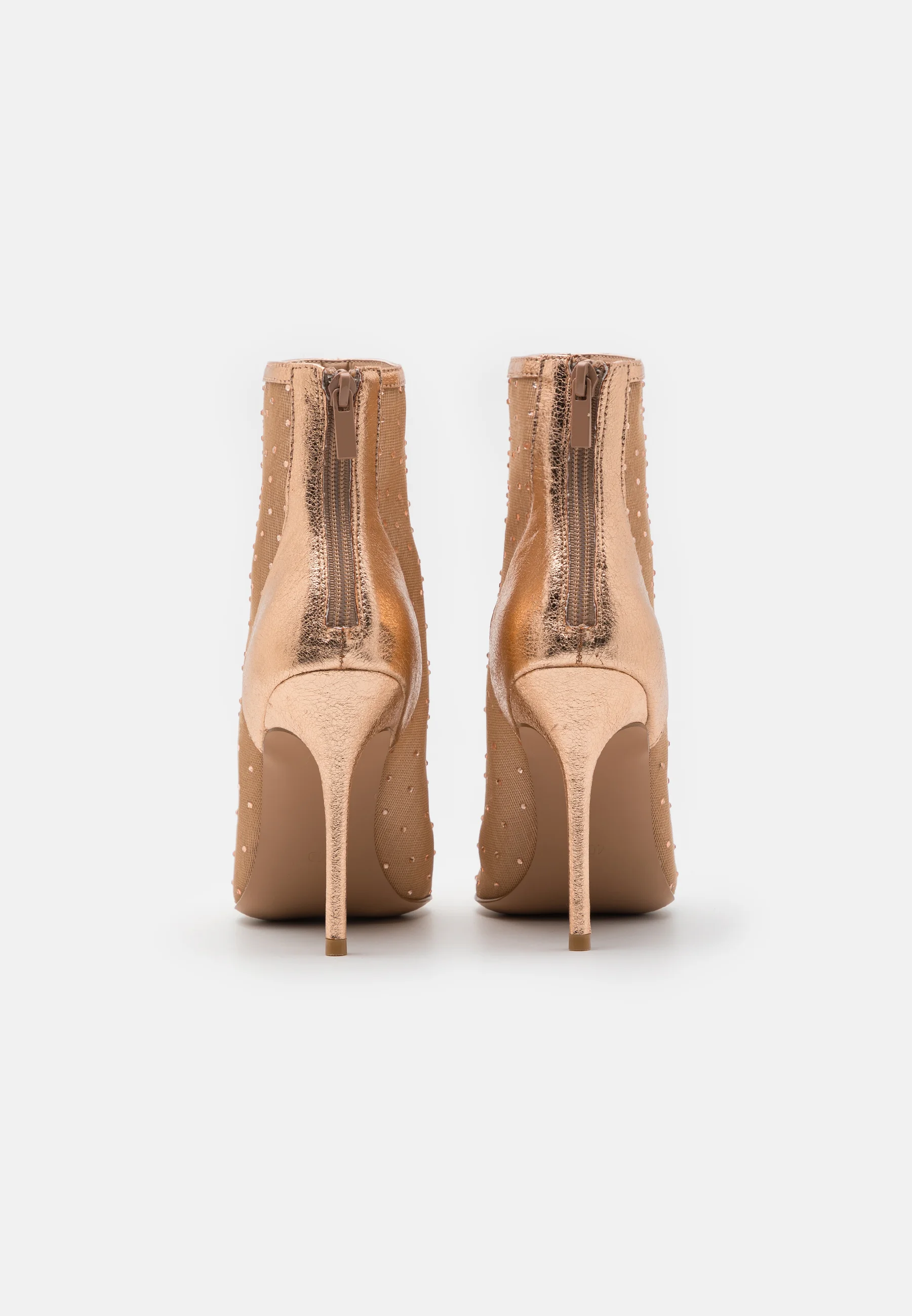 Botines de tacón par e impar