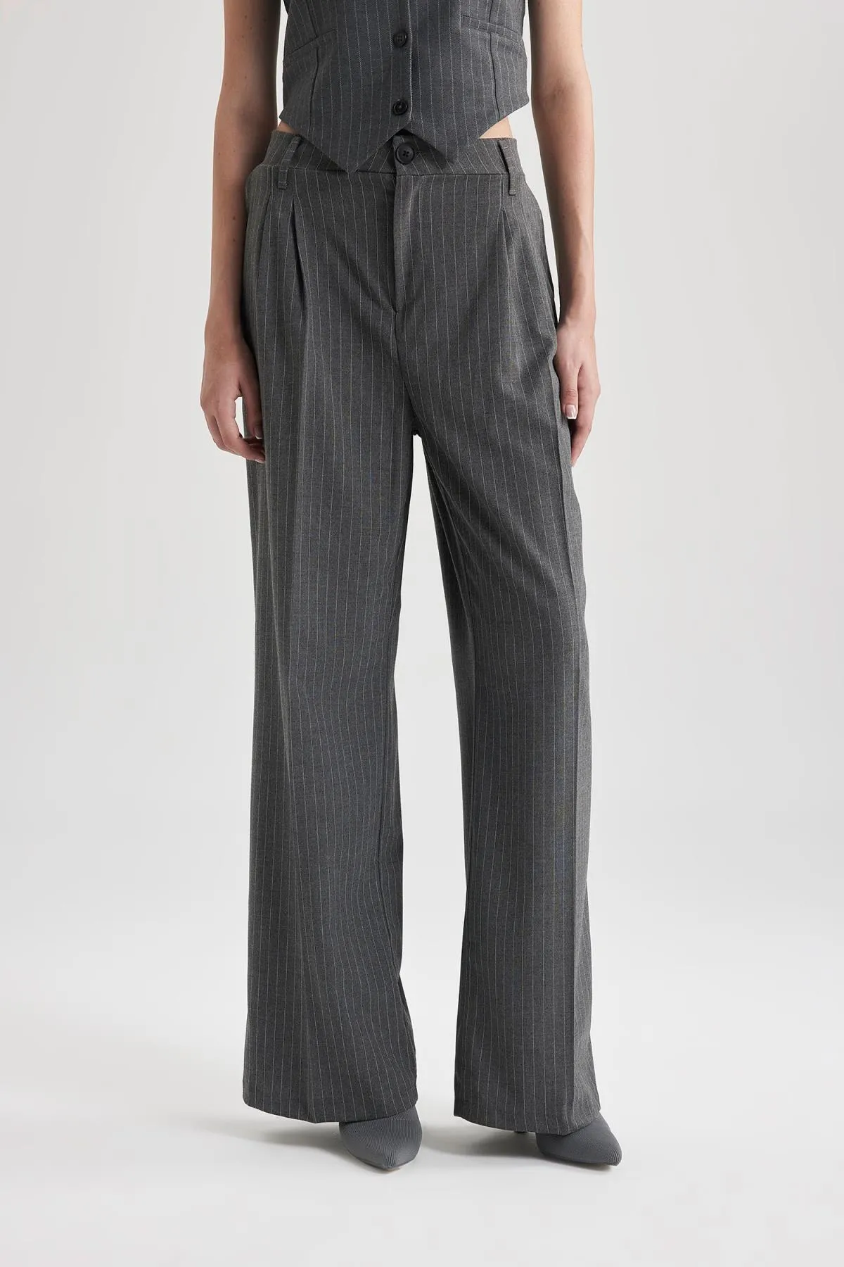 DeFacto  Hose mit weitem Bein und hoher Taille und breiten Beintaschen