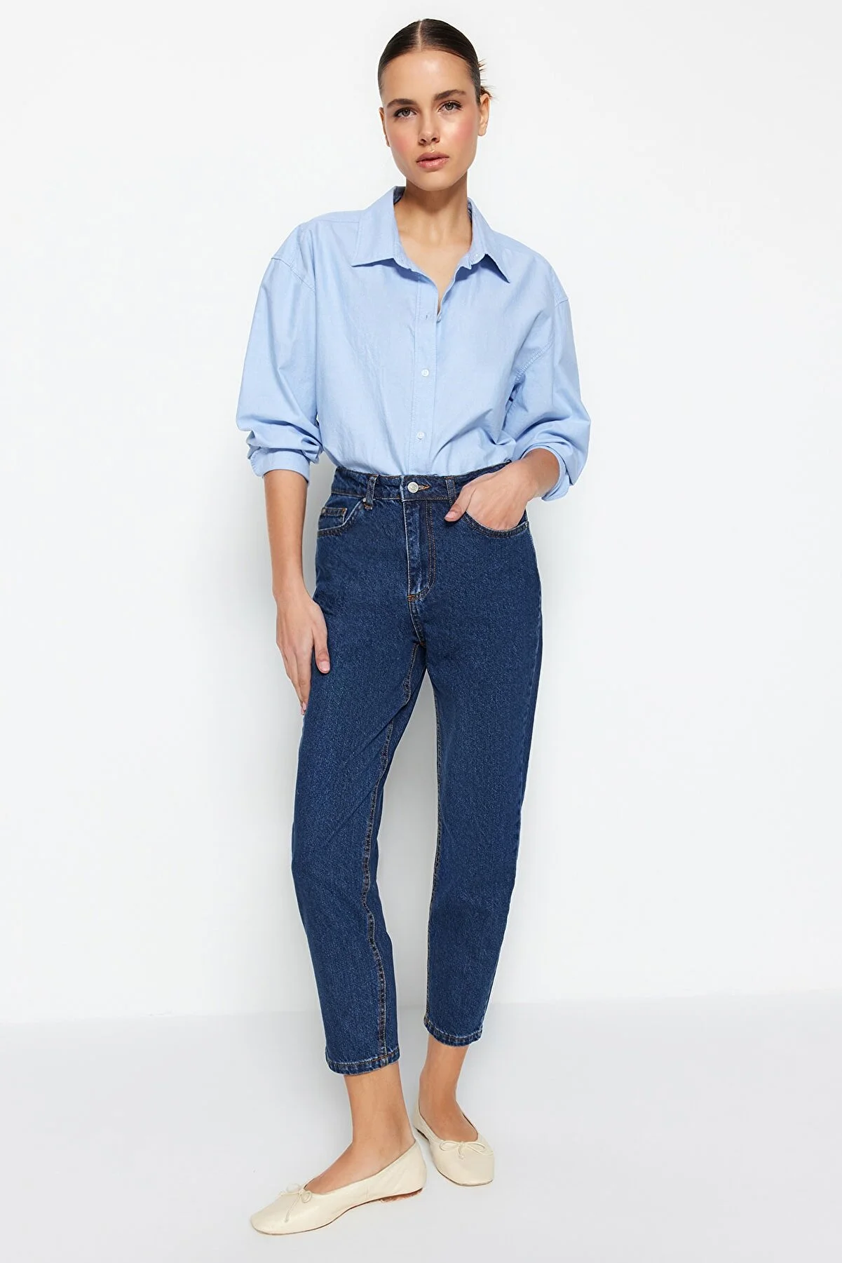 Trendyol Collection  Marineblaue Mom-Jeans mit hoher Taille TWOSS20JE0108