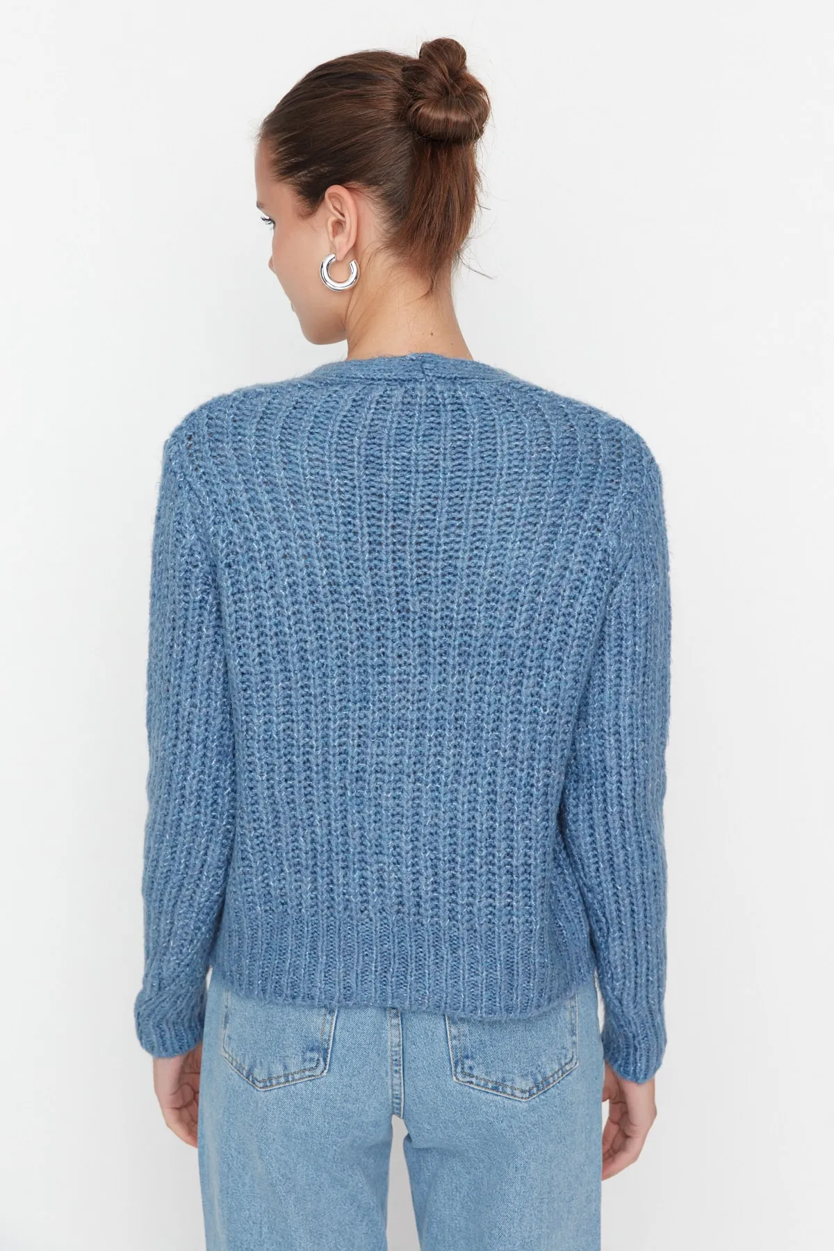 Trendyol Collection  Blaue Basic-Strickjacke mit weicher Struktur TWOAW20HI0214