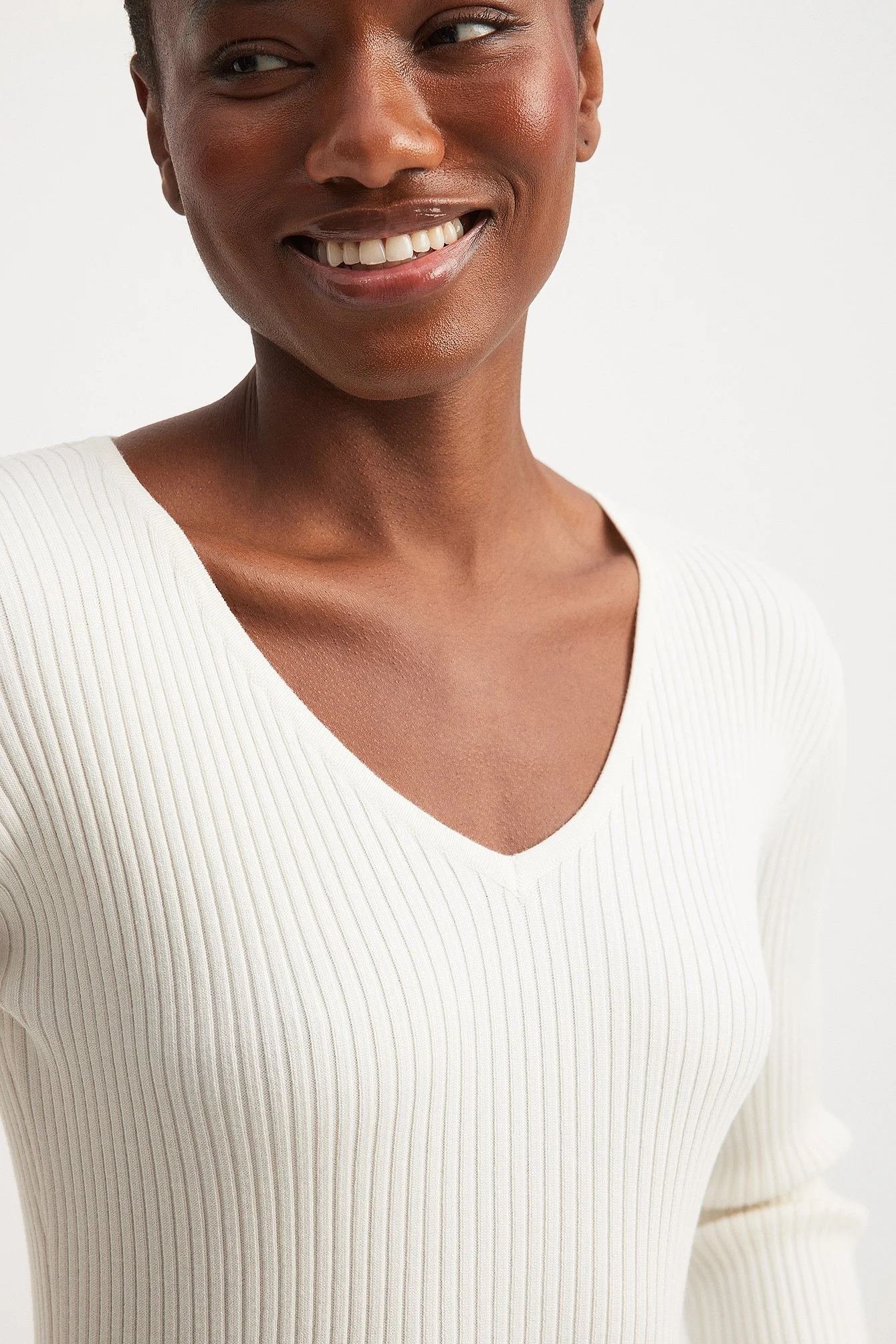 Geripptes Strick-Midikleid