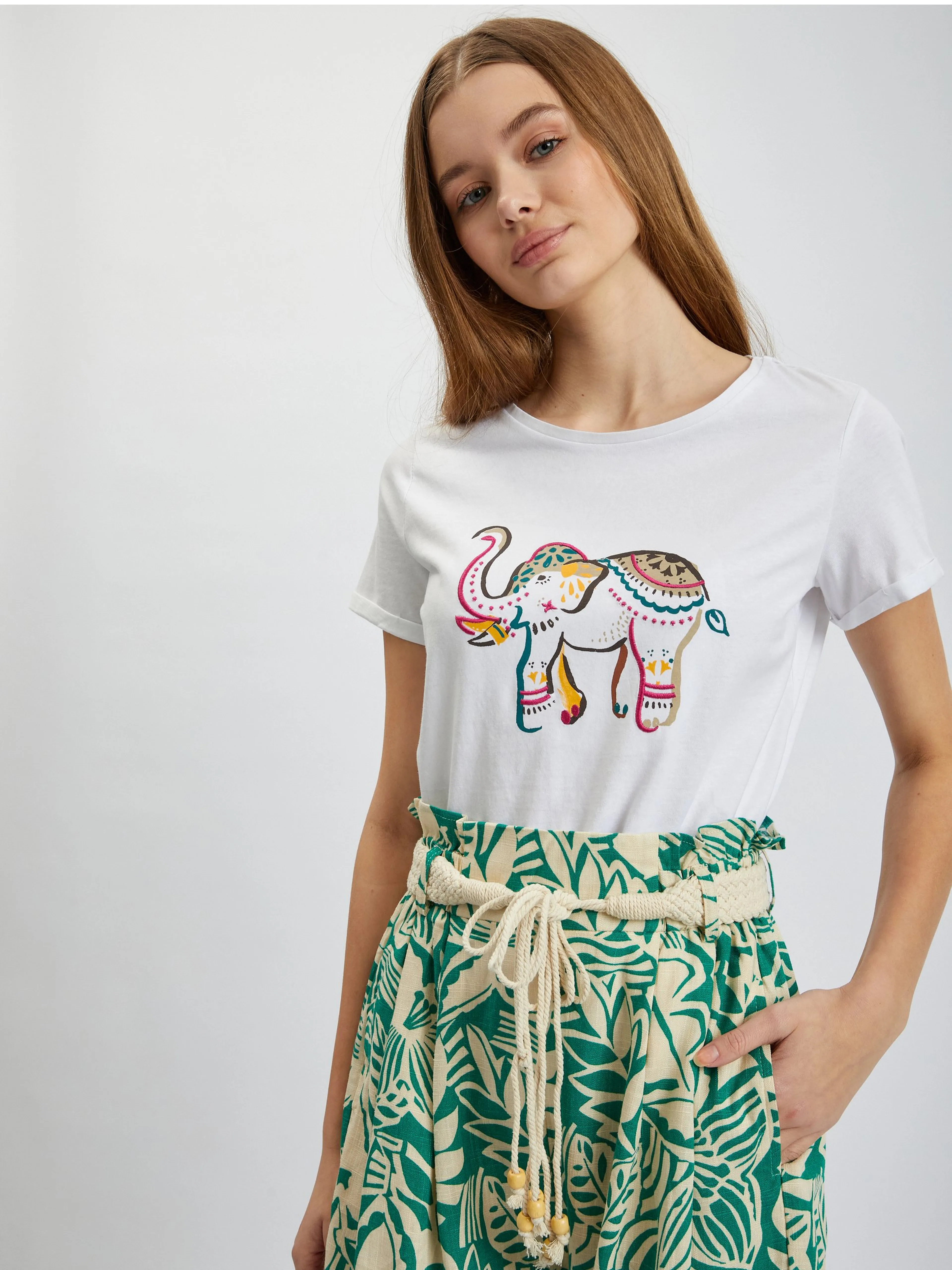 Cremefarbene und grün gemusterte Damen-Shorts mit Leinen ORSAY