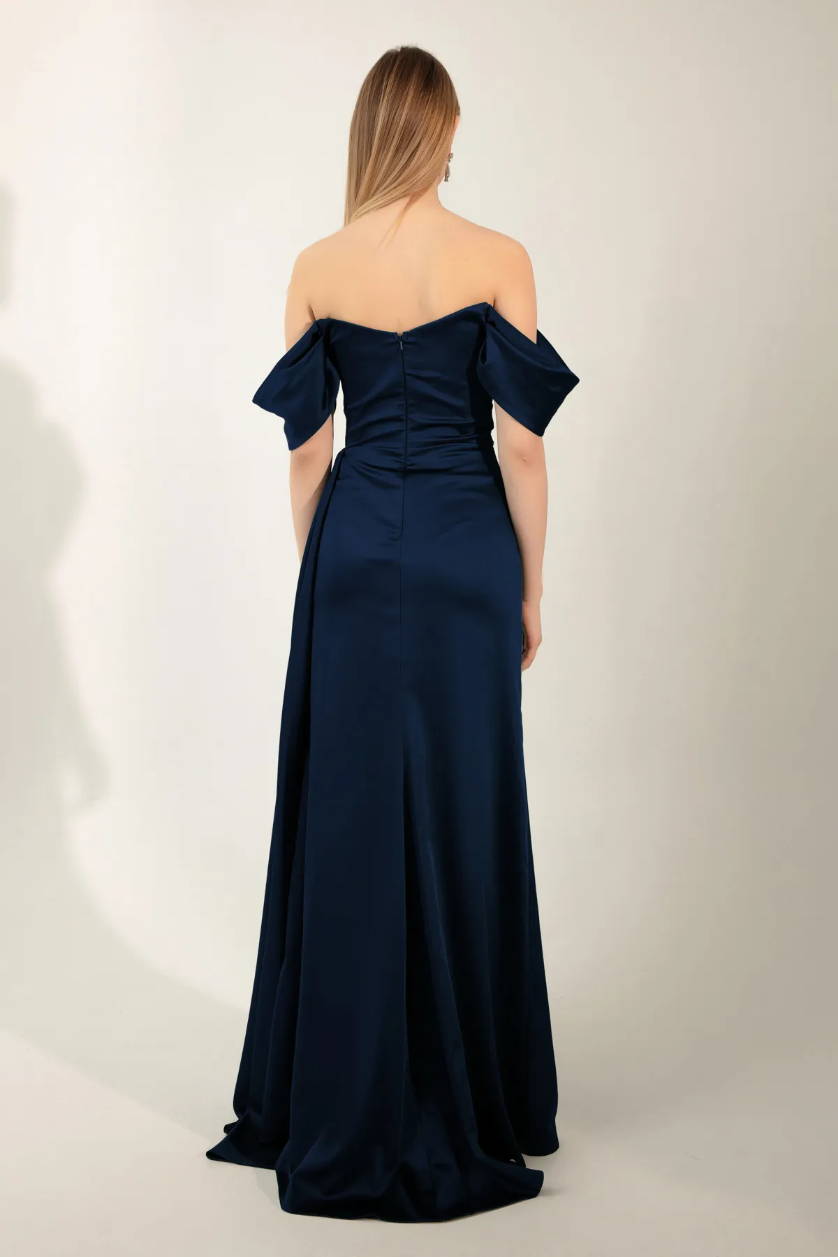 Lafaba  Marineblaues, langes Satin-Abendkleid für Damen mit U-Boot-Ausschnitt und Schlitz