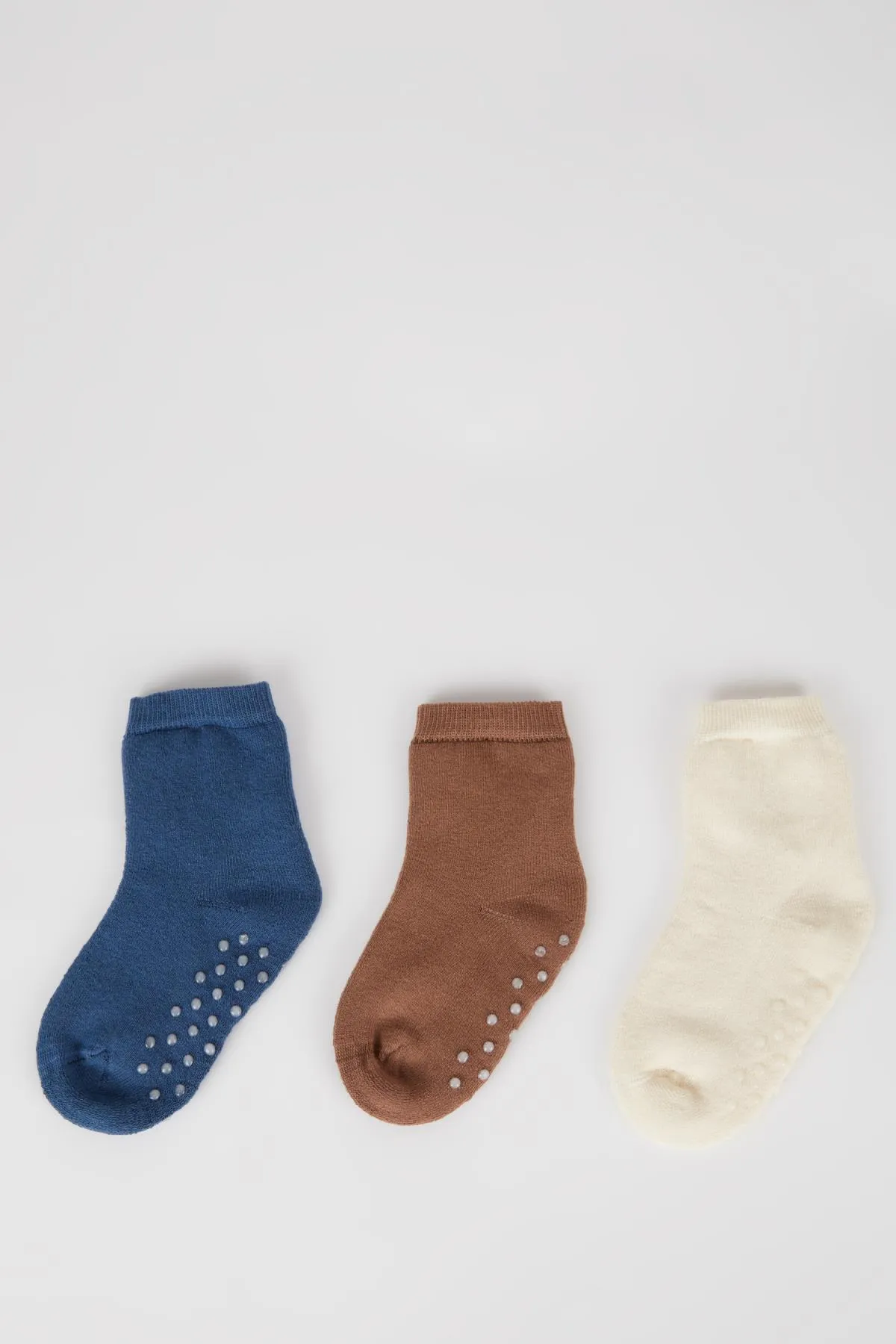 DeFacto  Baby Jungen 3-teiliges Set lange Baumwollsocken mit rutschfester Sohle B1423a5ns