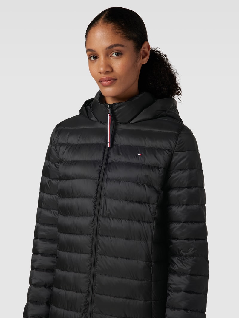 Steppmantel mit Label-Stitching in schwarz