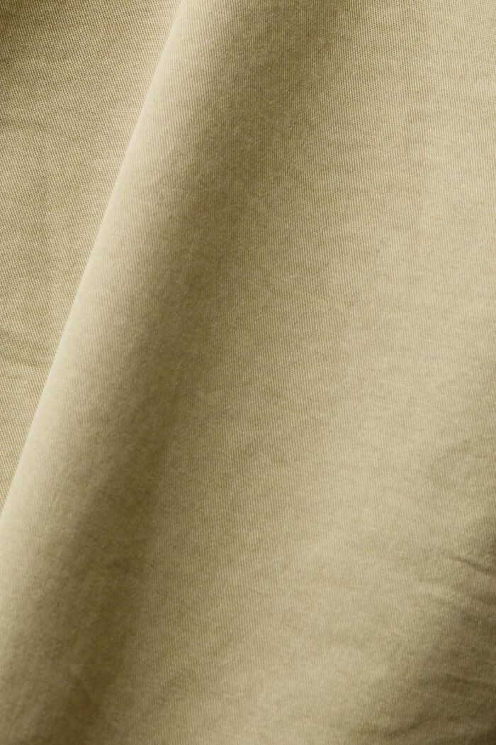 Shorts mit Raffia-Flechtgürtel