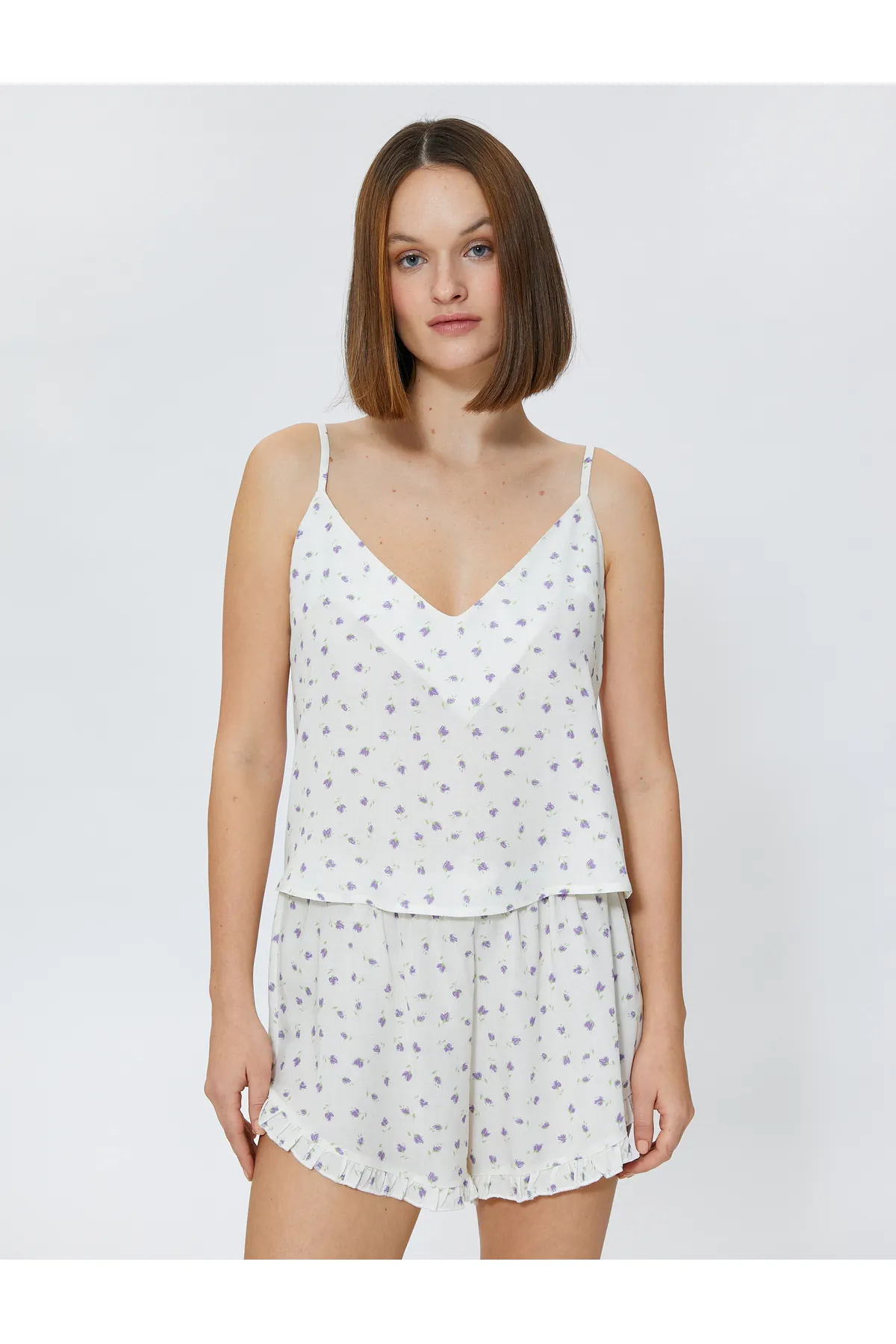 Koton  Trägerpyjama-Oberteil mit Blumenmuster und V-Ausschnitt