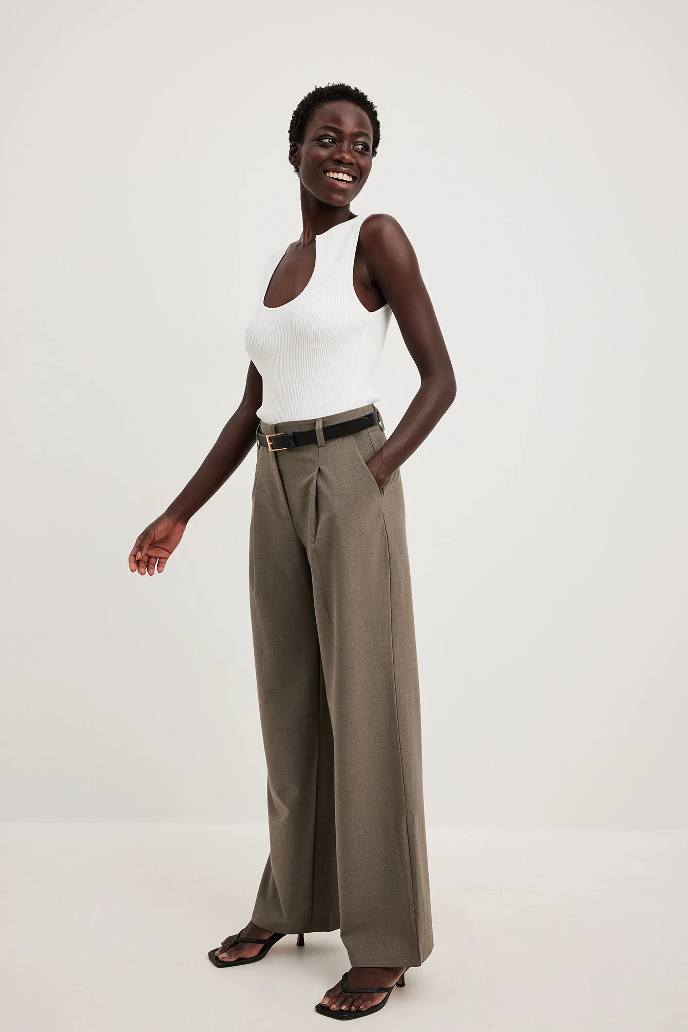 Melange-Anzughose mit hoher Taille und Bundfalten