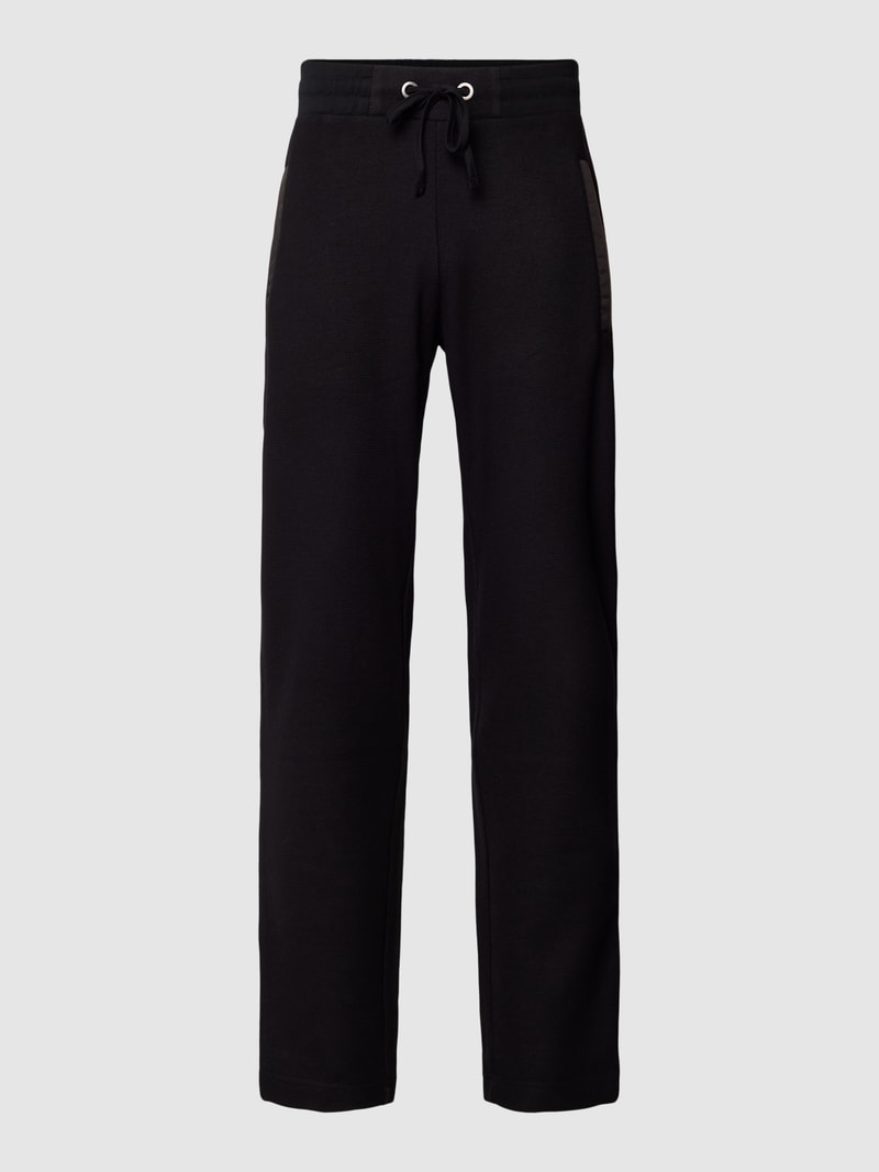 Sweatpants mit Gesäßtasche in schwarz