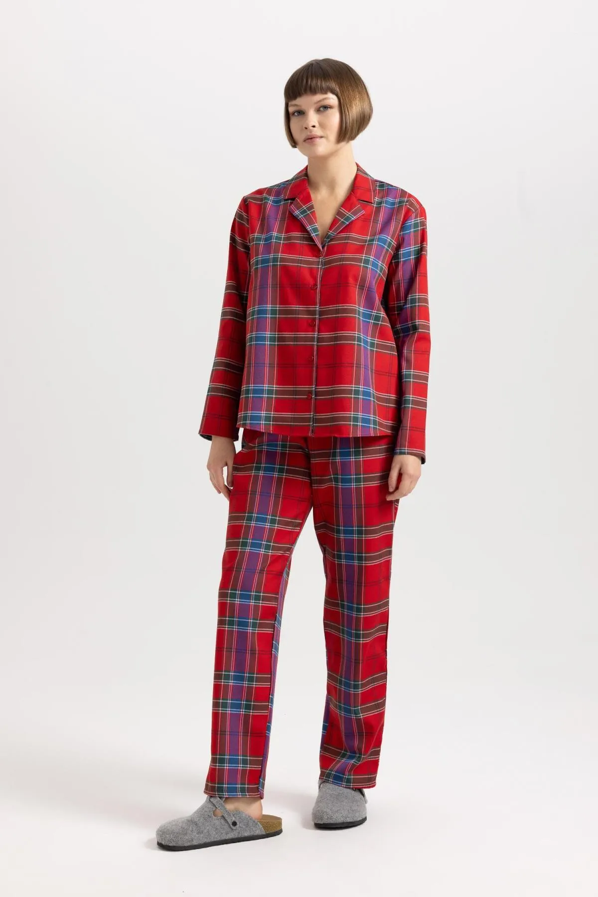 DeFacto  Verliebtes Flanell-Freizeitoberteil mit rotem Pyjama-Ausschnitt und Neujahrsmotiv