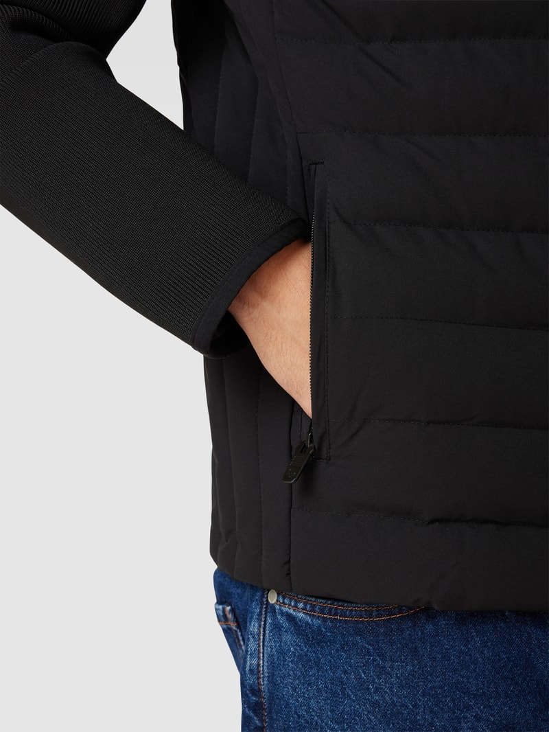 Jacke mit herausnehmbarer Kapuze Modell 'MOL' in schwarz