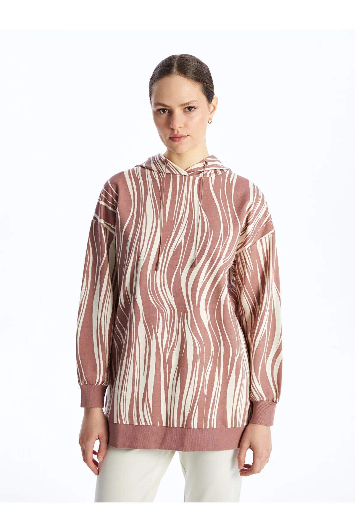 LC Waikiki  LCW Bescheidene gemusterte Langarm-Sweatshirt-Tunika für Damen mit Kapuze