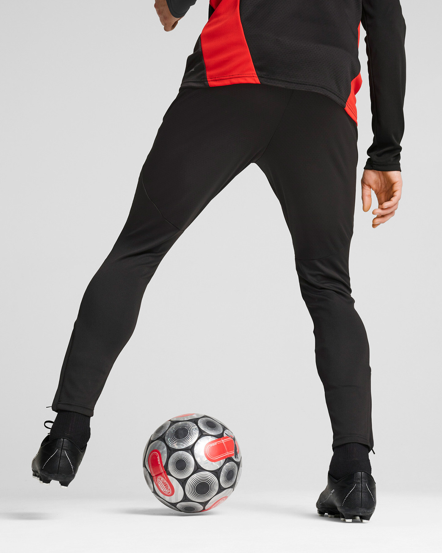 Oficiálne futbalové oblečenie Puma AC Milan Training 24-25 M 777511-04