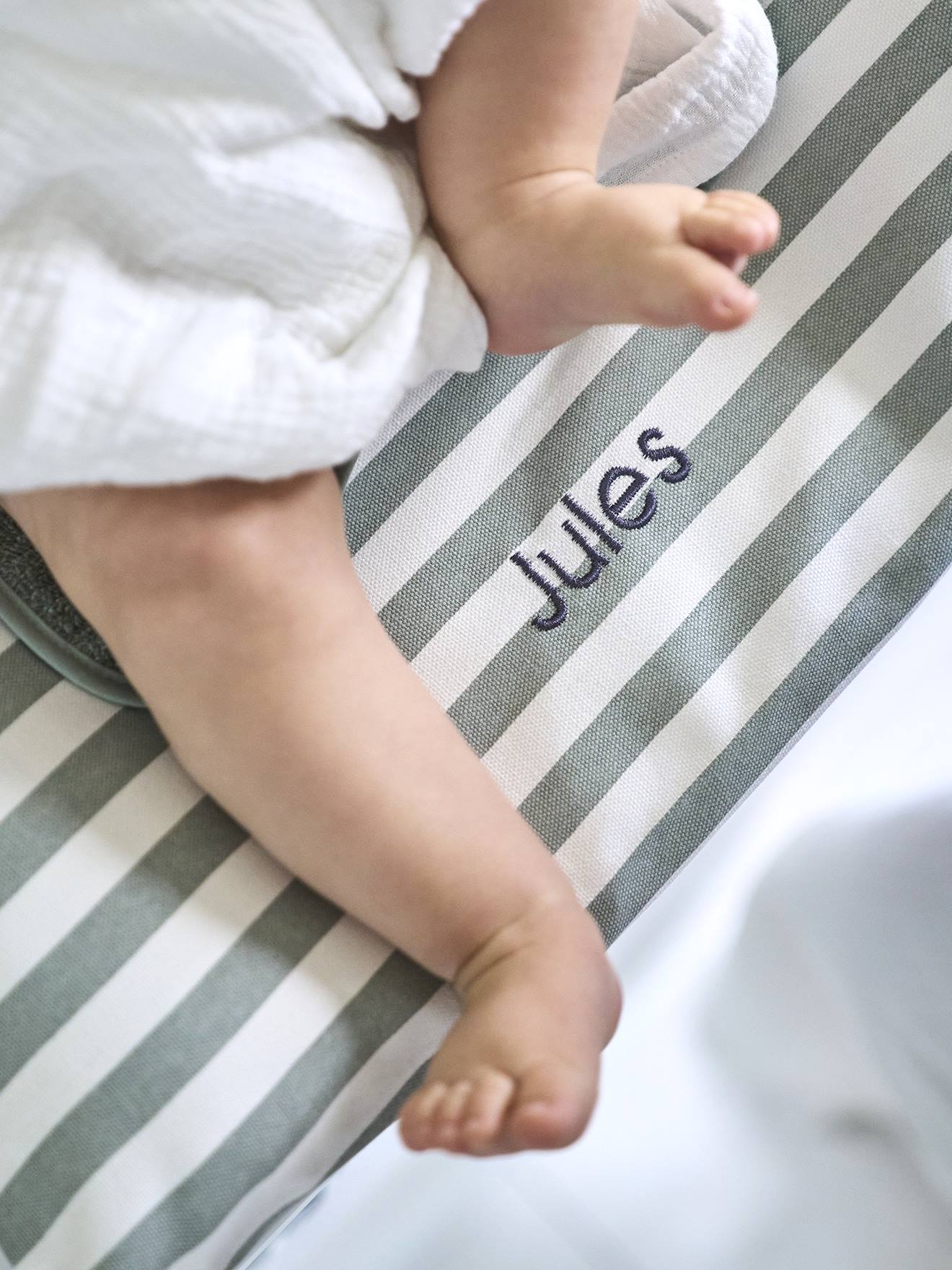 Vertbaudet Bezug für Baby Wickelauflage TREK, personalisierbar - grün gestreift/krokodil