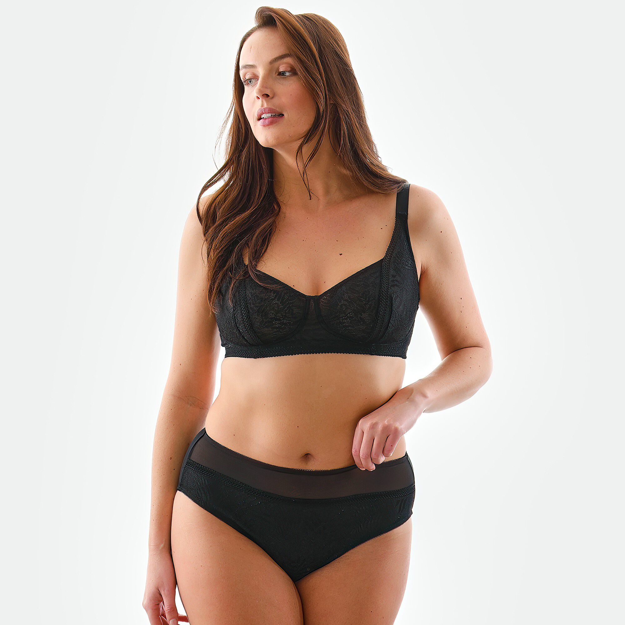 Soutien-gorge minimiseur tout en dentelle Camana