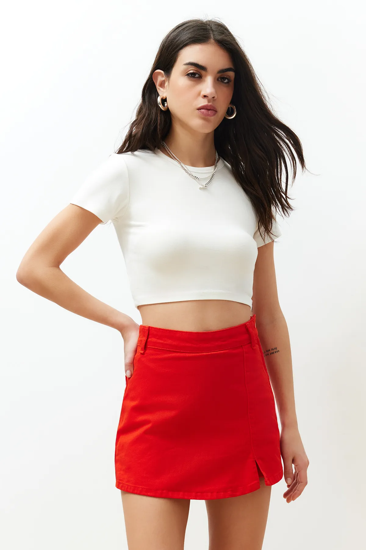 Trendyol Collection  Rote Shorts und Bermuda TWOSS23SR00091