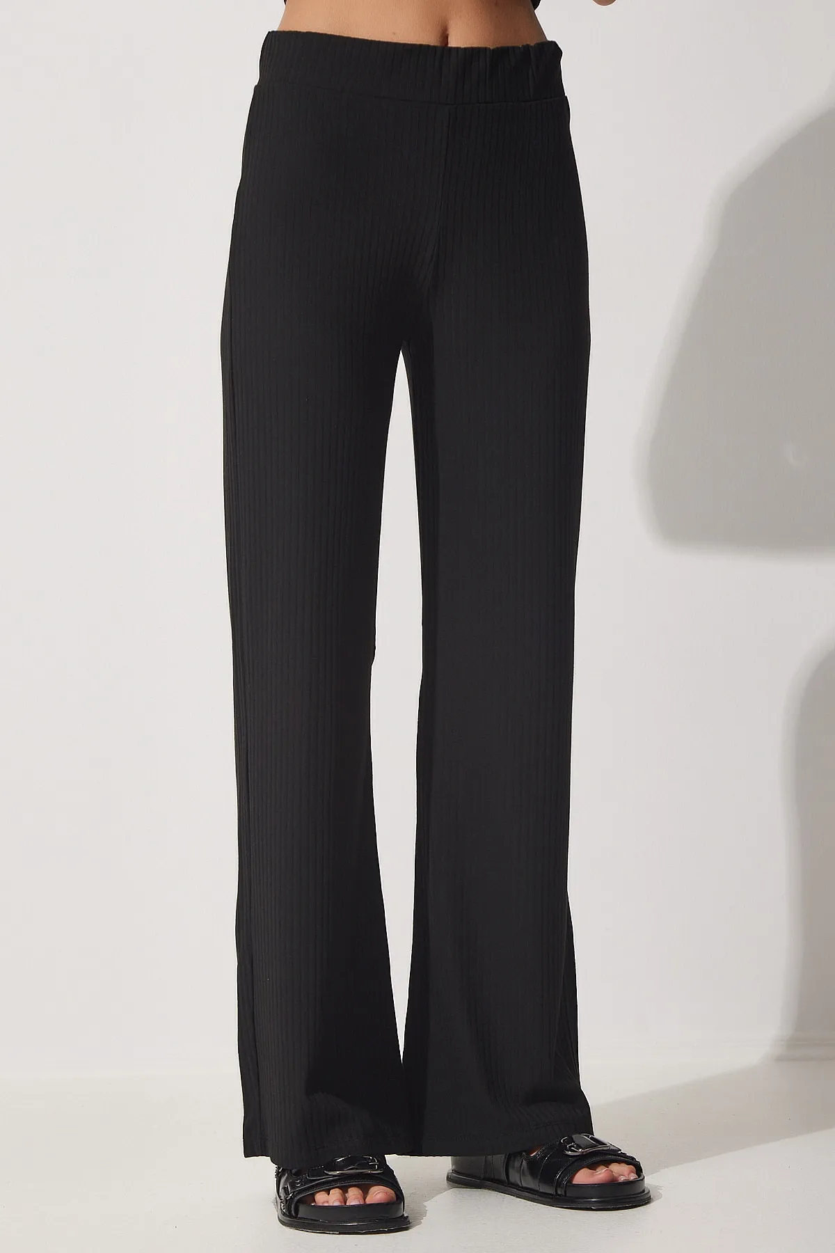 Happiness İstanbul  Schwarzes, geripptes, flexibles Strick-Set für Damen KH00086