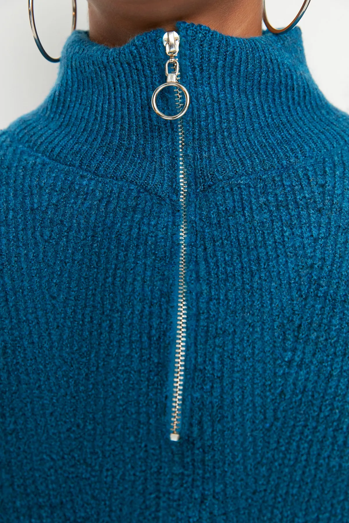Trendyol Collection  Blauer Strickpullover mit weicher Struktur und Reißverschluss TWOAW20XS0009