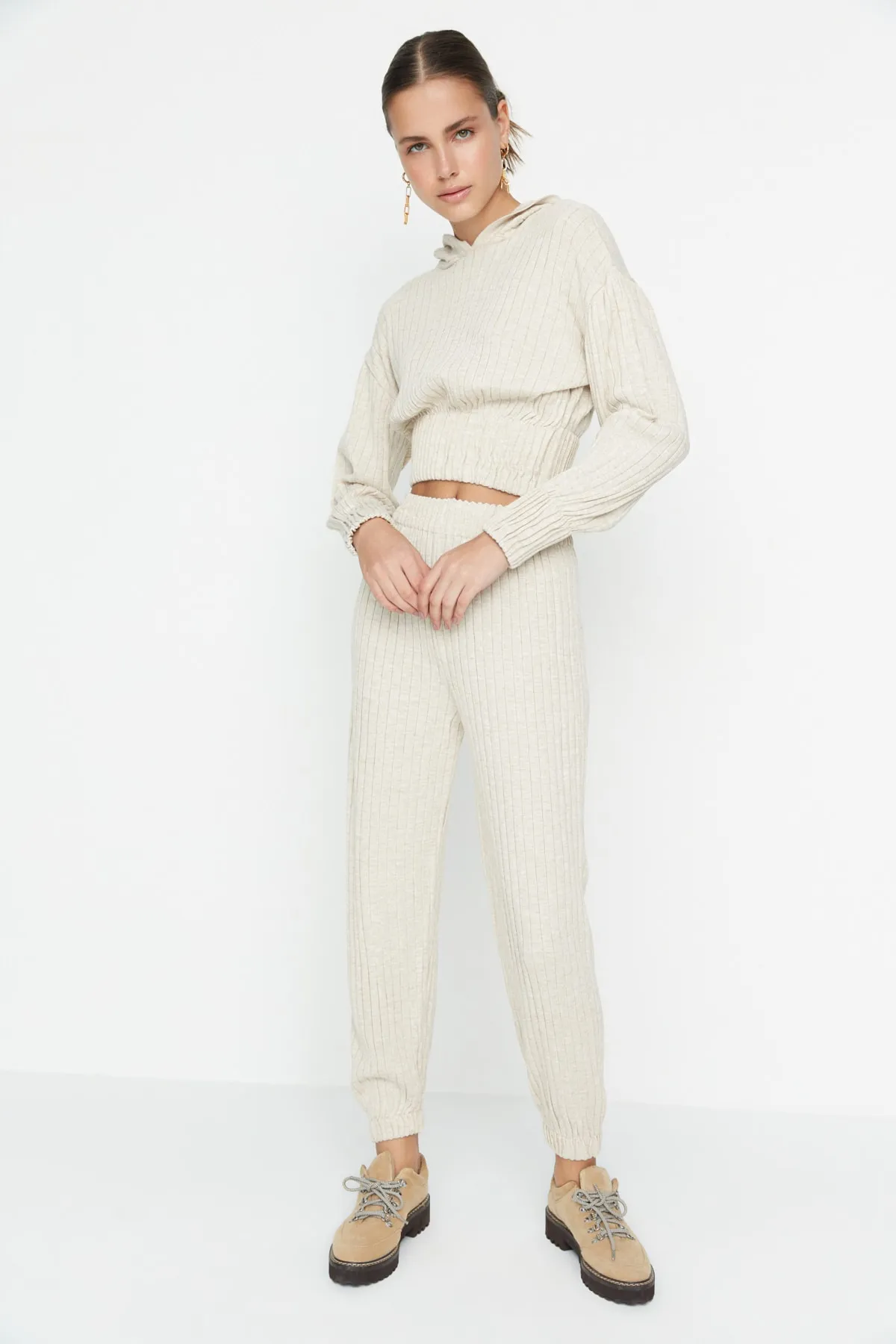 Trendyol Collection  Steinfarbenes Strickoberteil und -unterteil-Set mit Kapuze TWOAW22AU0044