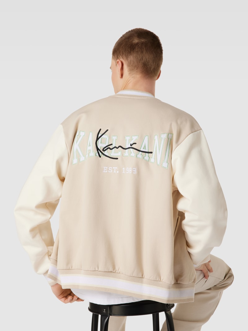 College-Jacke mit rückseitigem Label-Stitching in offwhite