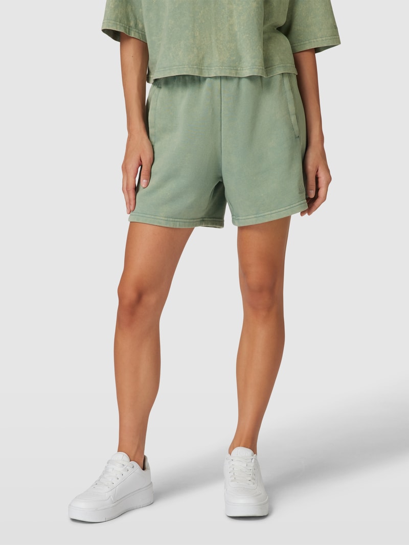 Shorts mit Label-Stitching in lindgrün