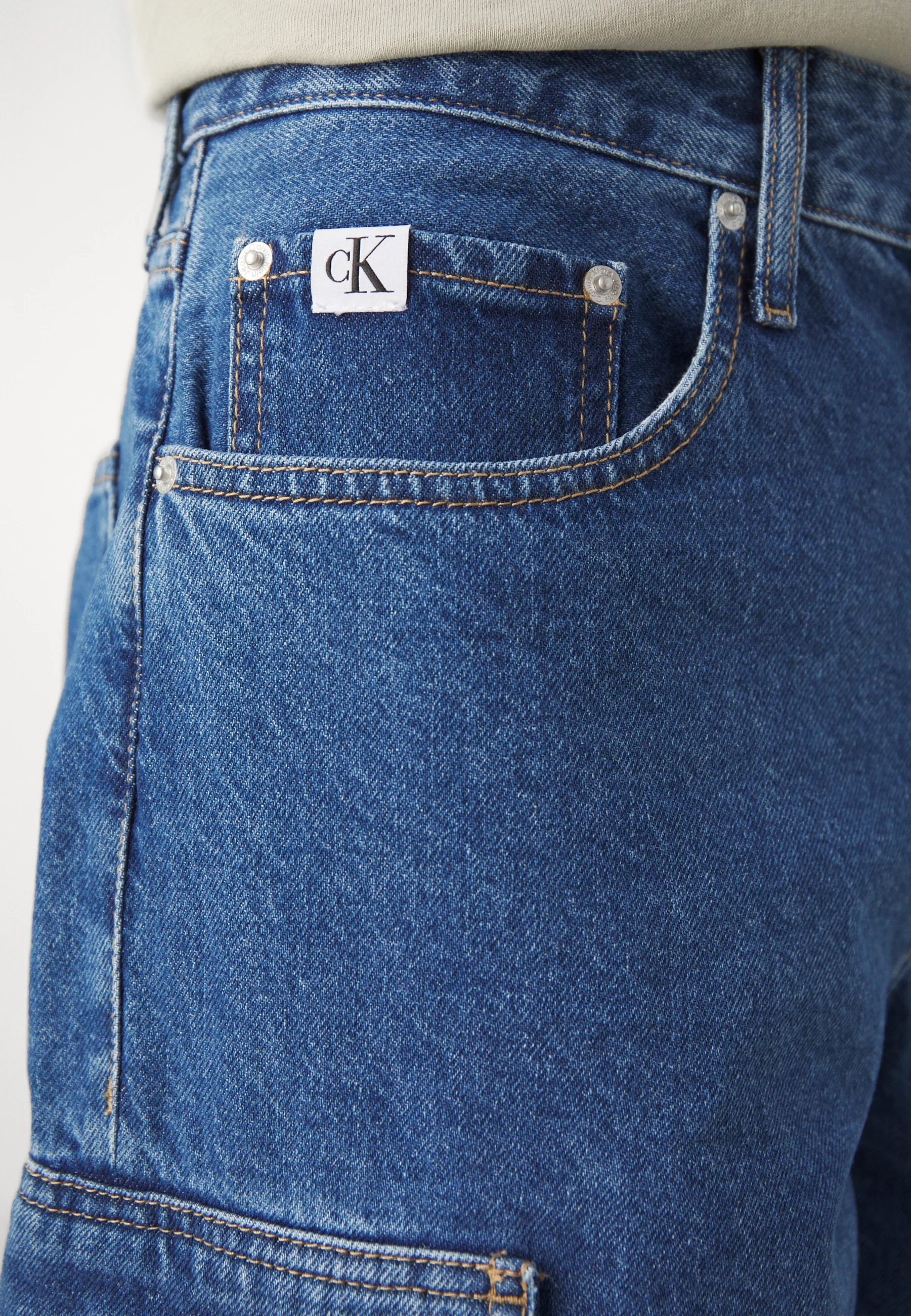 Calvin Klein Jeans LOOSE - Pantalones cortos vaqueros