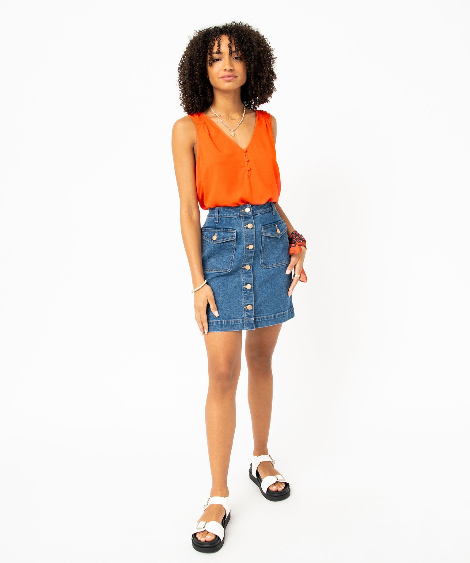 Blouse femme sans manches avec col V boutonné rouge | GEMO