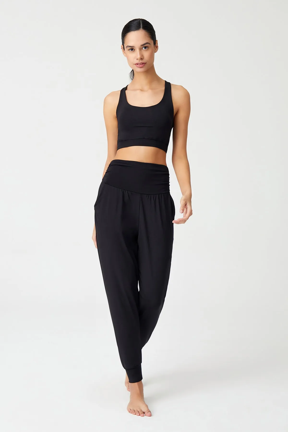 LOS OJOS  Schwarze Haremshose mit elastischem Bund und Shalwar-Look, Yoga-Jogginghose