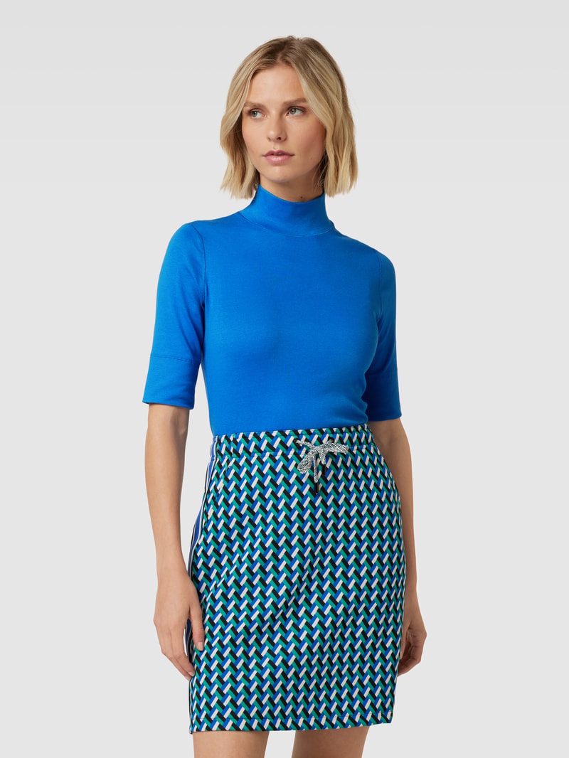 T-Shirt mit Stehkragen in royalblau