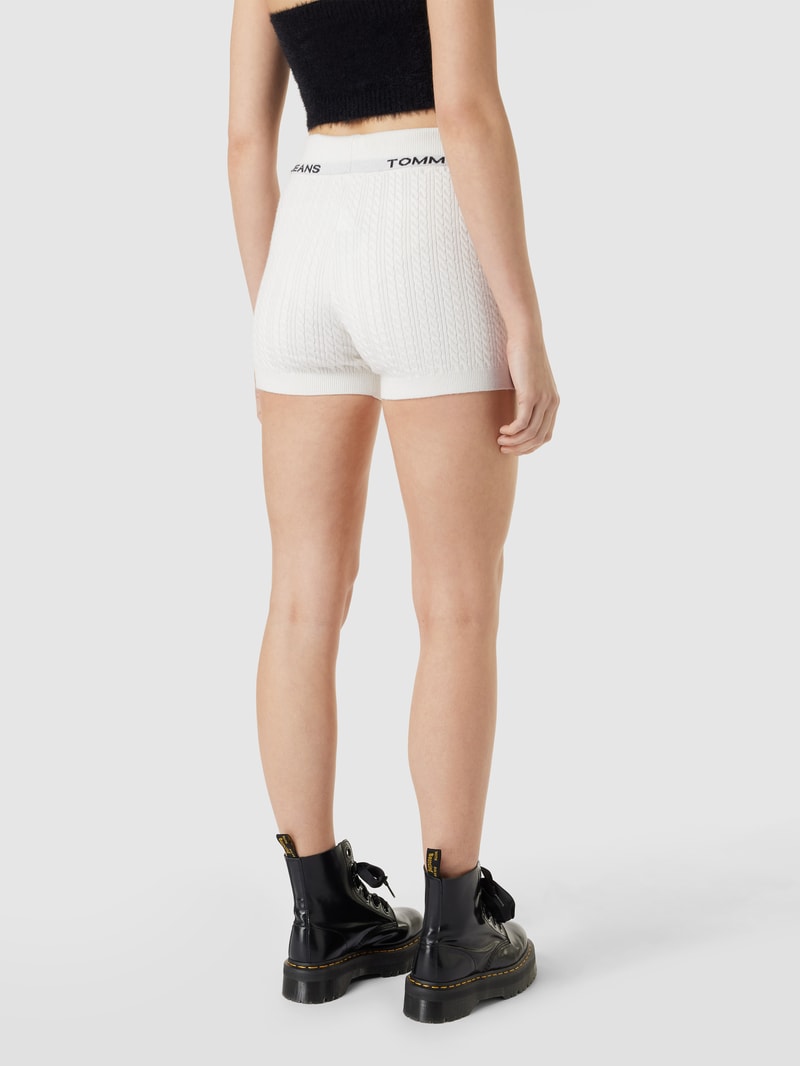 Shorts in Strick-Optik mit Label-Print in offwhite
