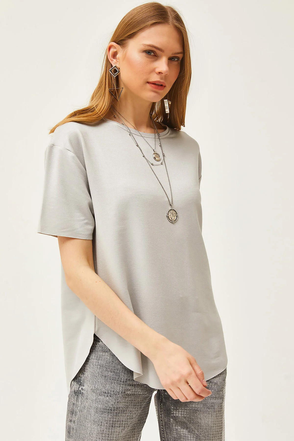 Olalook  Graues T-Shirt aus Modal mit weichen, strukturierten Knöpfen und sechs Ovalen für Damen, TSH-19000771