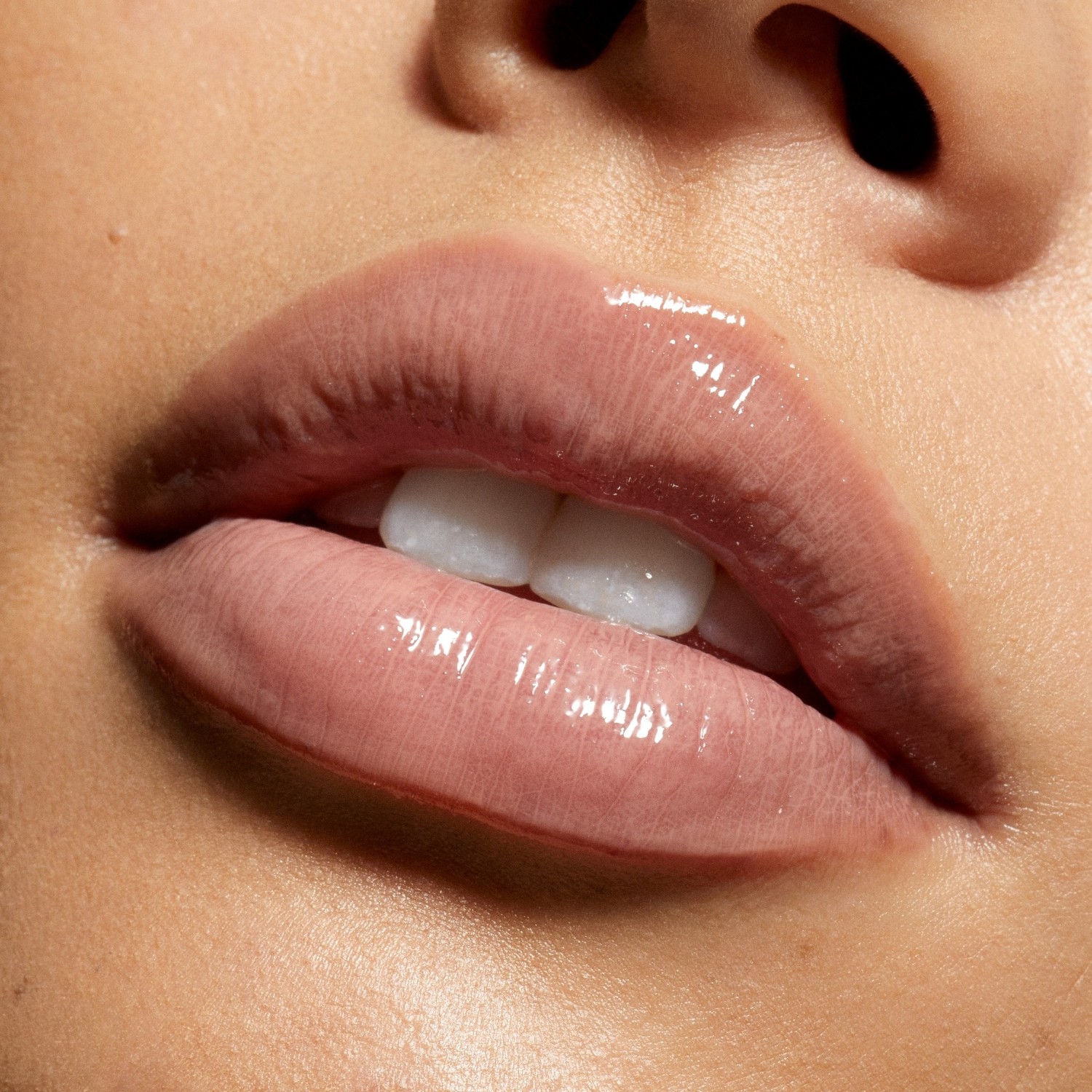KYLIE COSMETICS lesk na pery Supple Kiss
