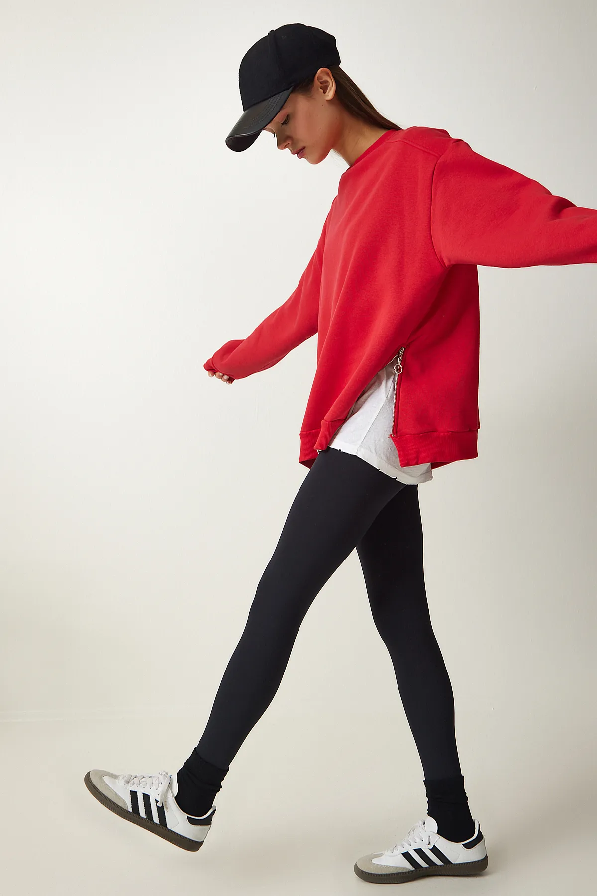 Happiness İstanbul  Rotes Damen-Sweatshirt mit Reißverschluss, detailliertem, erhöhtem Strickmuster UB00148
