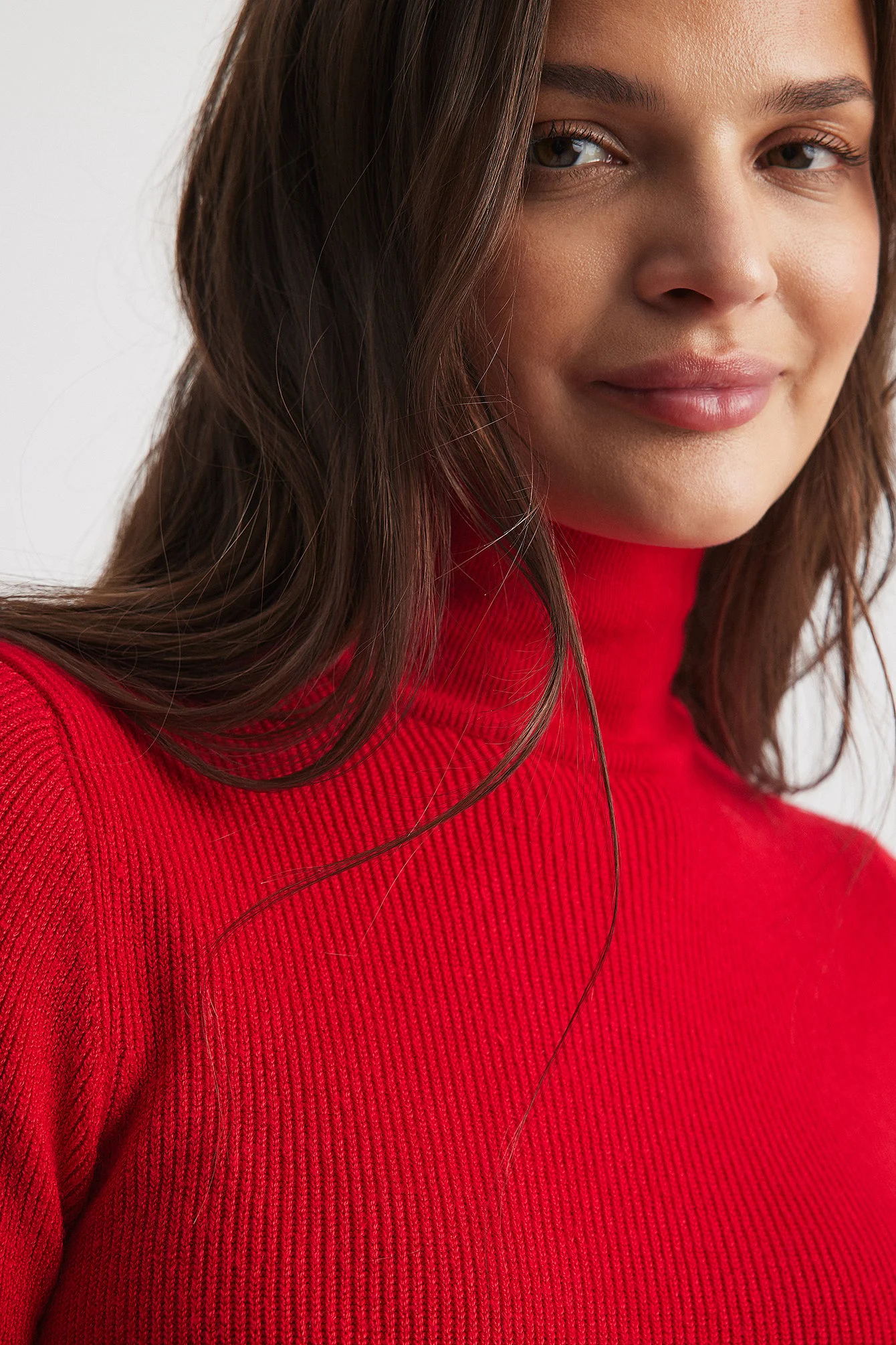 Langärmeliger Rollkragenpullover mit Rippenstrick