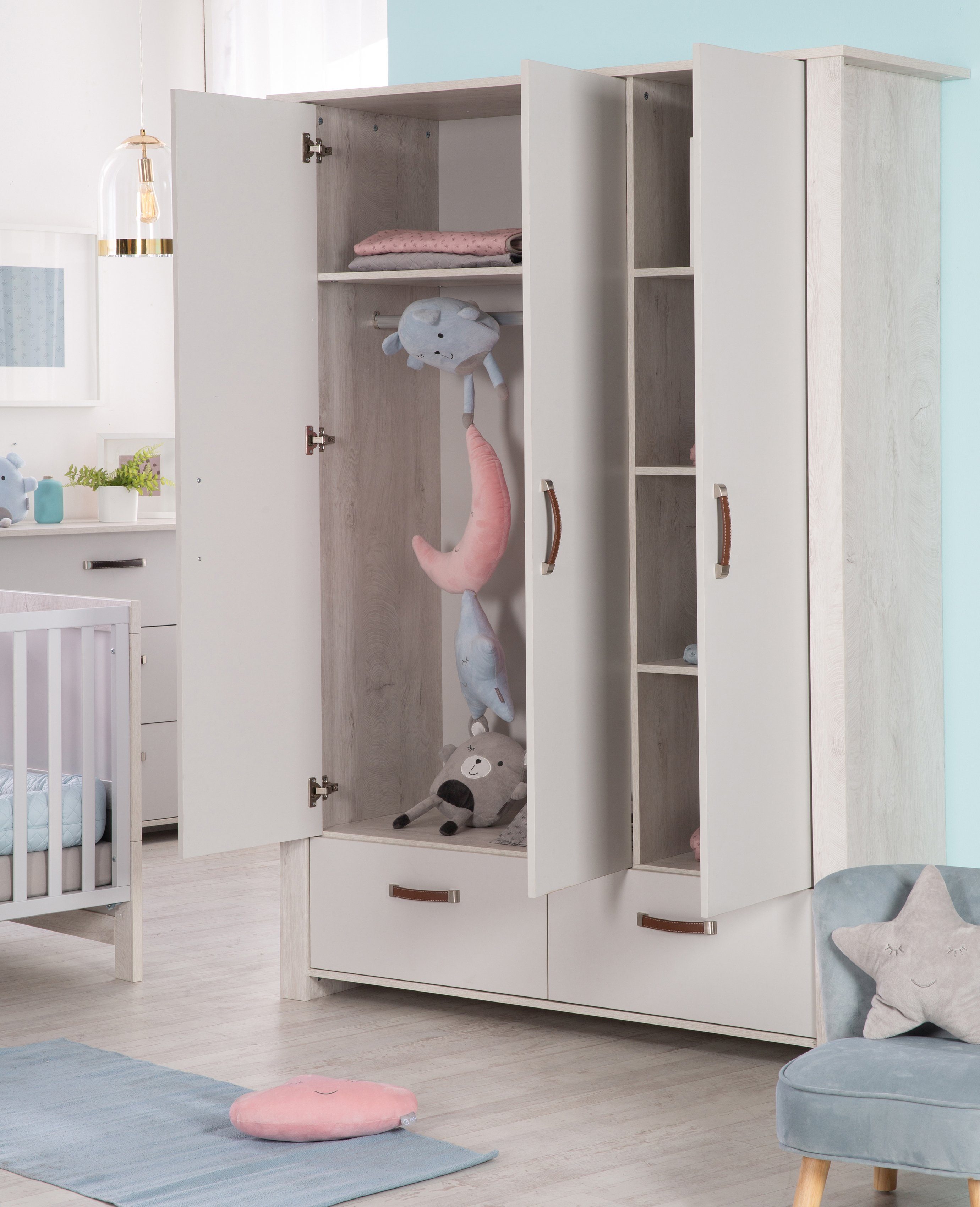 roba® Kinderkleiderschrank Mila, 3-türig