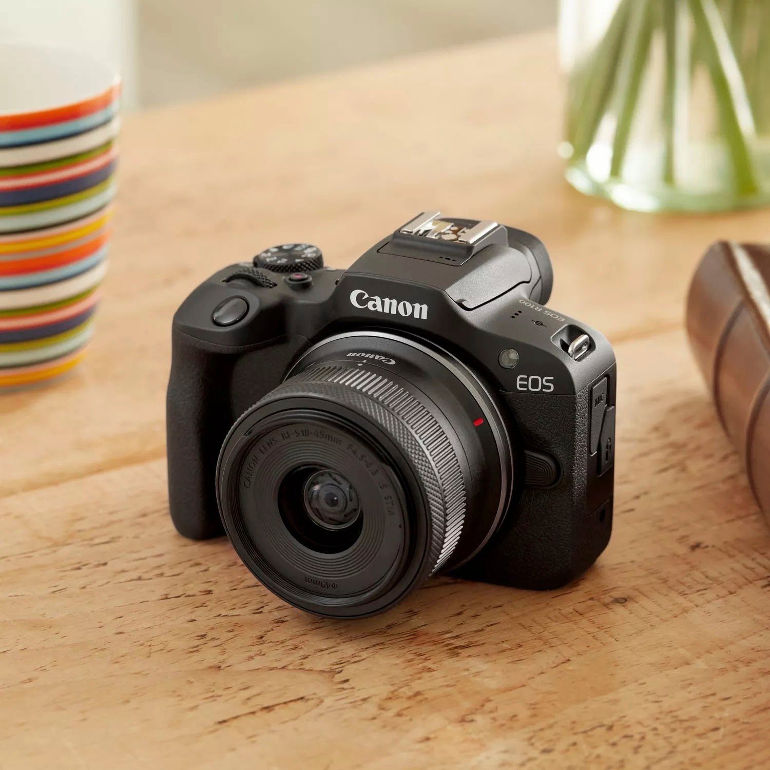 Canon EOS R100 + RF-S 18-45mm F4.5-6.3 IS STM Kit Systemkamera (RF-S 18-45mm F4.5-6.3 IS STM, 24,1 MP, Bluetooth, WLAN)