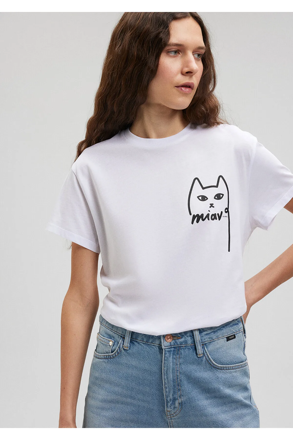 Mavi  Istanbul-T-Shirt mit Katzenmuster, reguläre Passform / normaler Schnitt 1610225-620