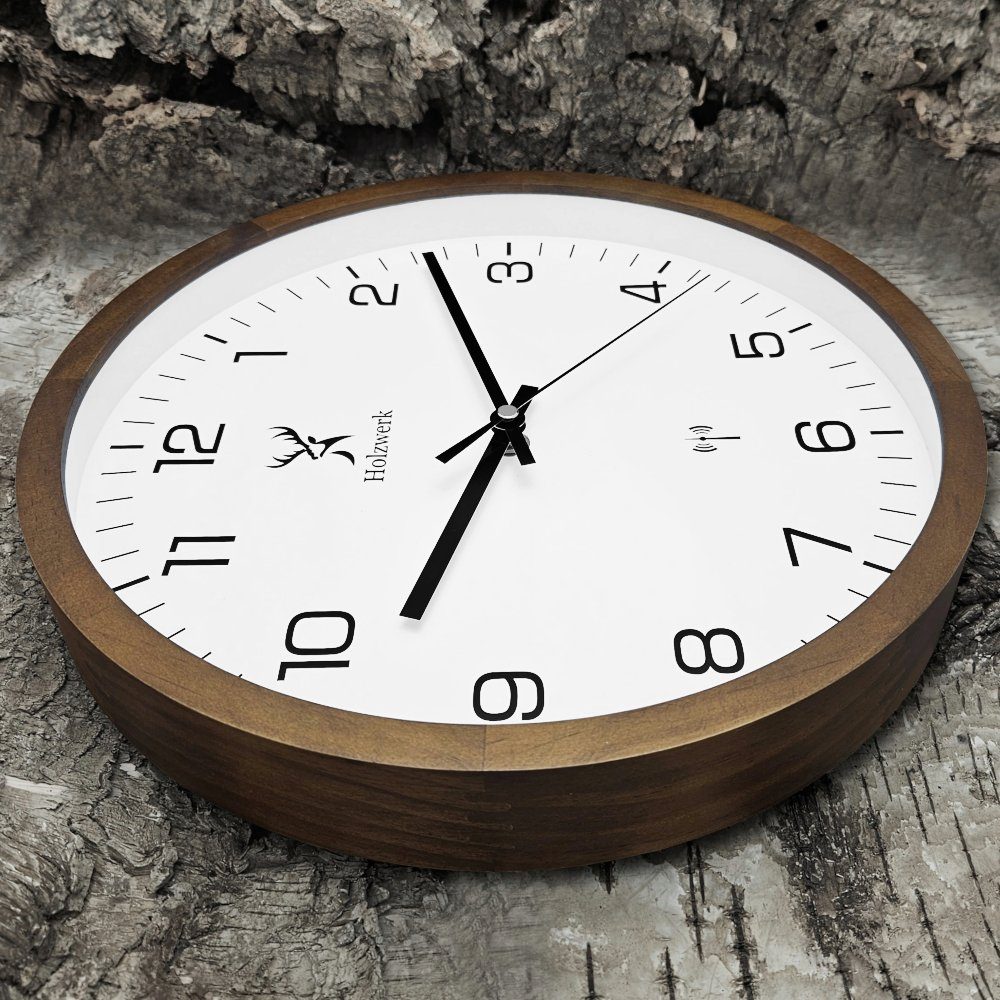 Holzwerk Funkwanduhr FELSBERG Designer Funk Holz Wand Uhr, braun, weiß (lautlos ohne Tickgeräusche, 30 cm)