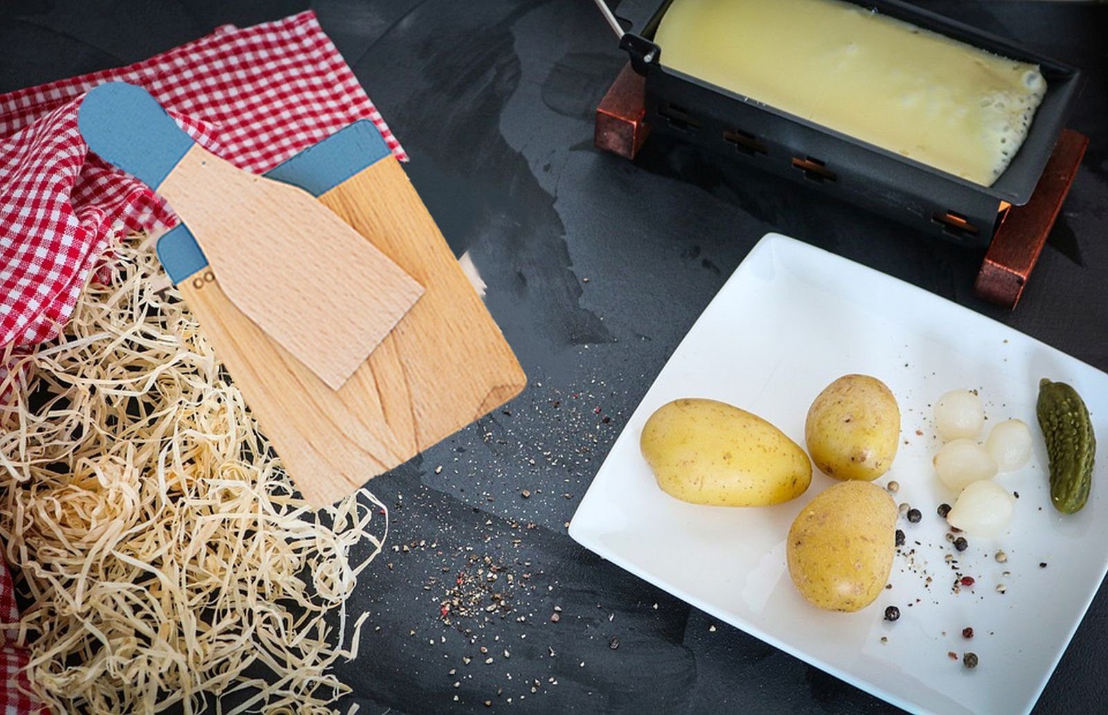 LIVOO Raclette LIVOO Raclette-Zubehör 8 Personen Schaber Untersetzer Holz bunt MEN391, 8 Raclettepfännchen, Transporttasche, Holzspatel, Holzspachtel, Pfännchenablage