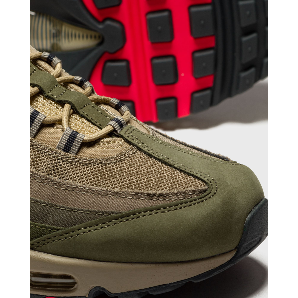 Nike Air Max 95 SE DQ8570 200 / grün