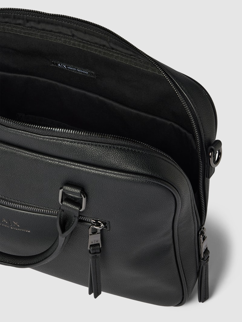 Crossbody Bag mit Label-Detail in schwarz