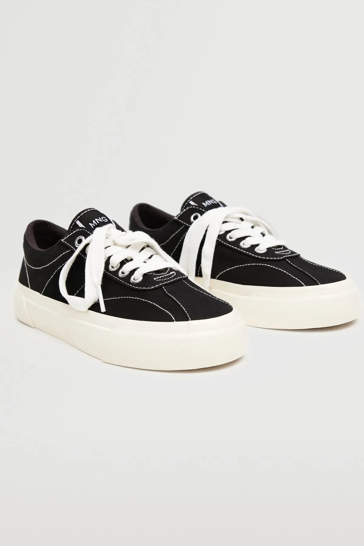 MANGO  Walkingschuh - Schwarz - Flacher Absatz
