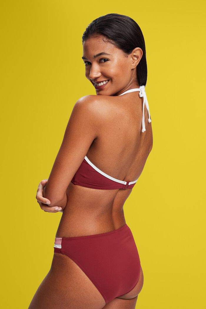Dreifarbiges, wattiertes Bikinitop im Wickel-Look